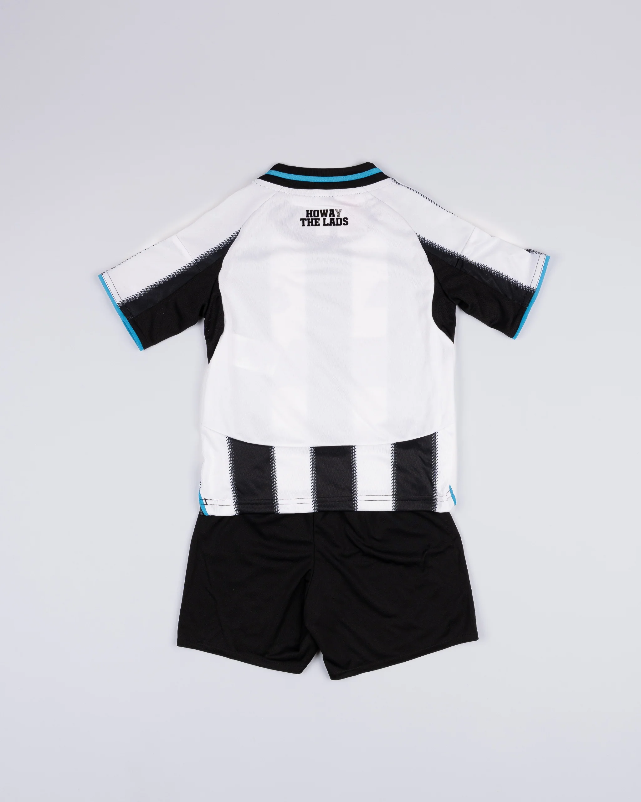 Newcastle United adidas 25/26 Home Mini Kit - Image 3