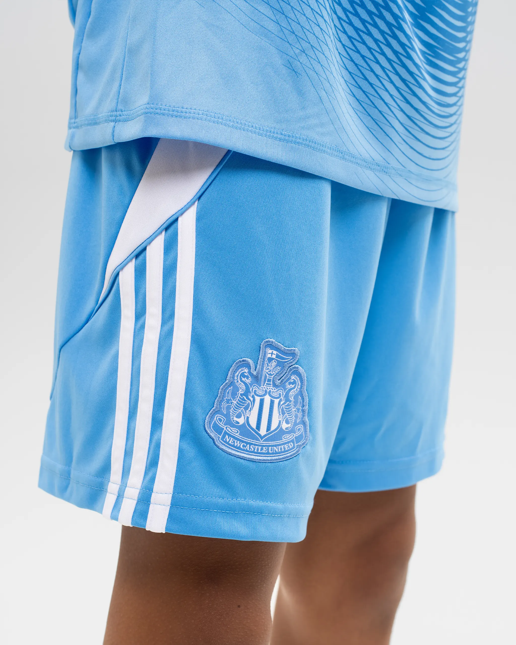 Newcastle United adidas Kids' 25/26 Blue Goalkeeper Shorts - Image 3