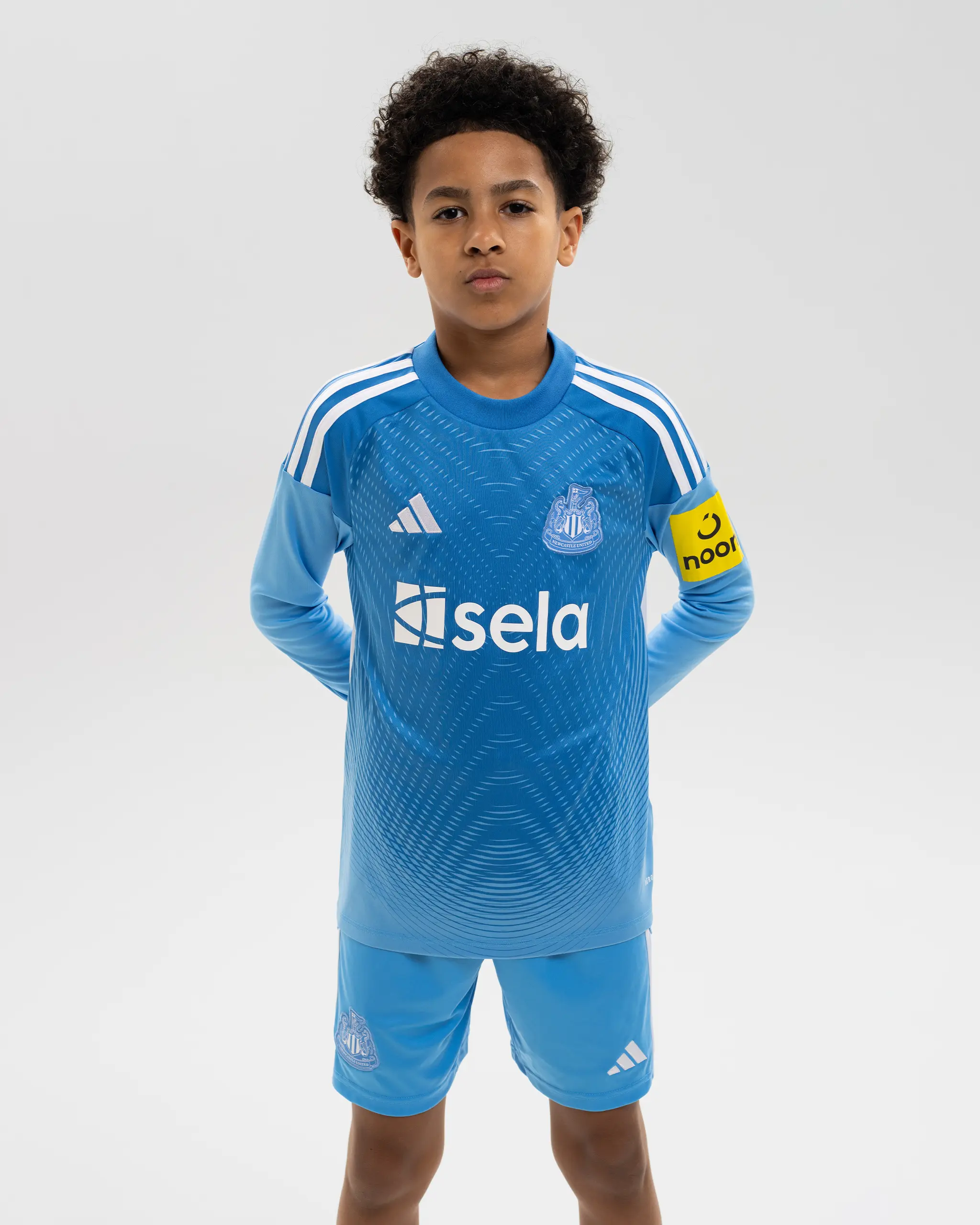 Newcastle United adidas Kids' 25/26 Blue Long Sleeve Goalkeeper Shirt - Image 4