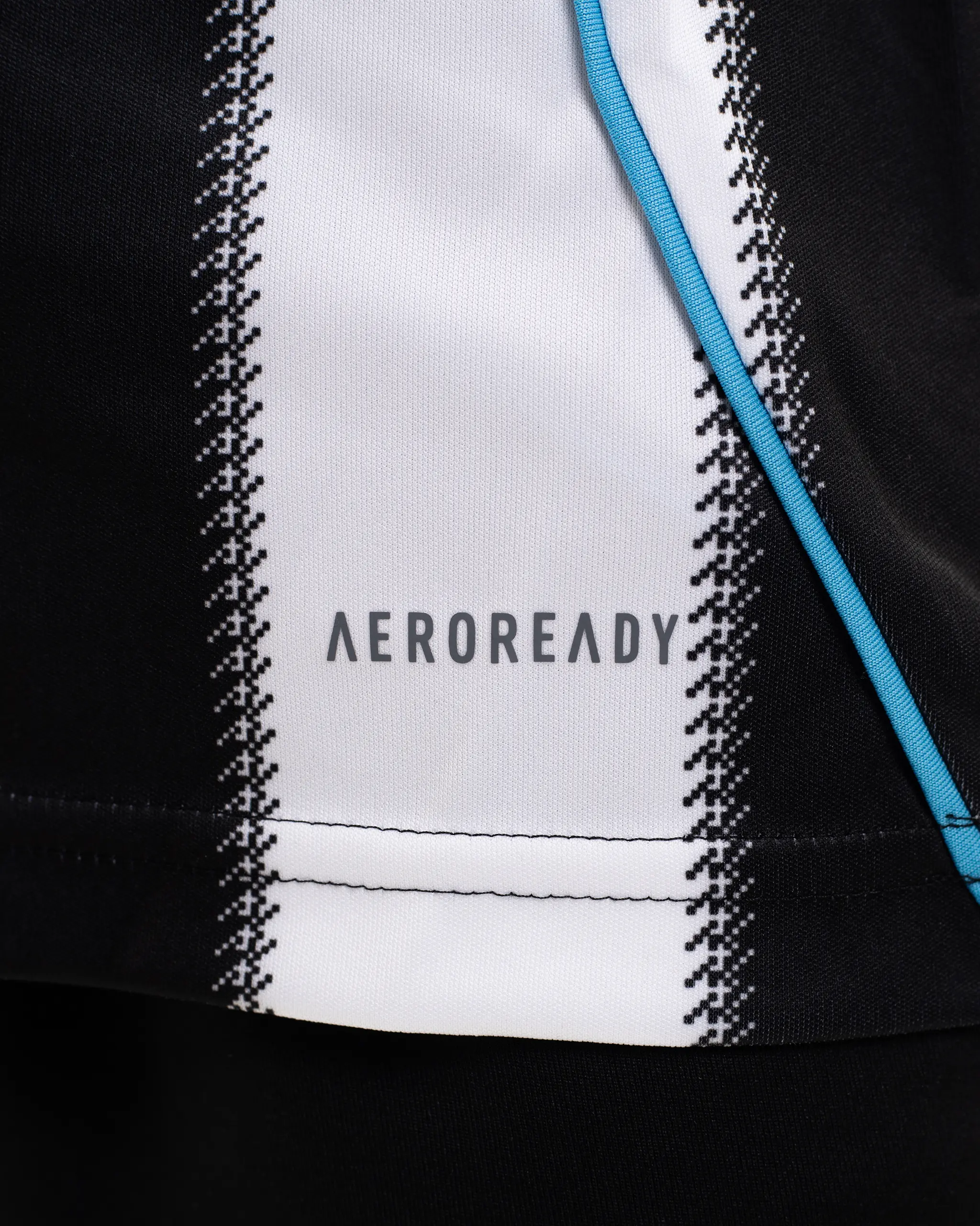 Newcastle United adidas Kids' 25/26 Home Shirt - Image 4