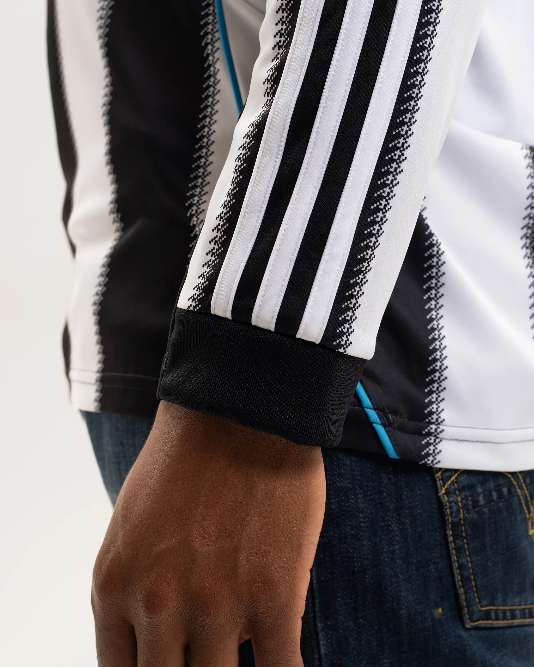 Newcastle United adidas Men's 25/26 Long Sleeve Home Shirt - Image 3