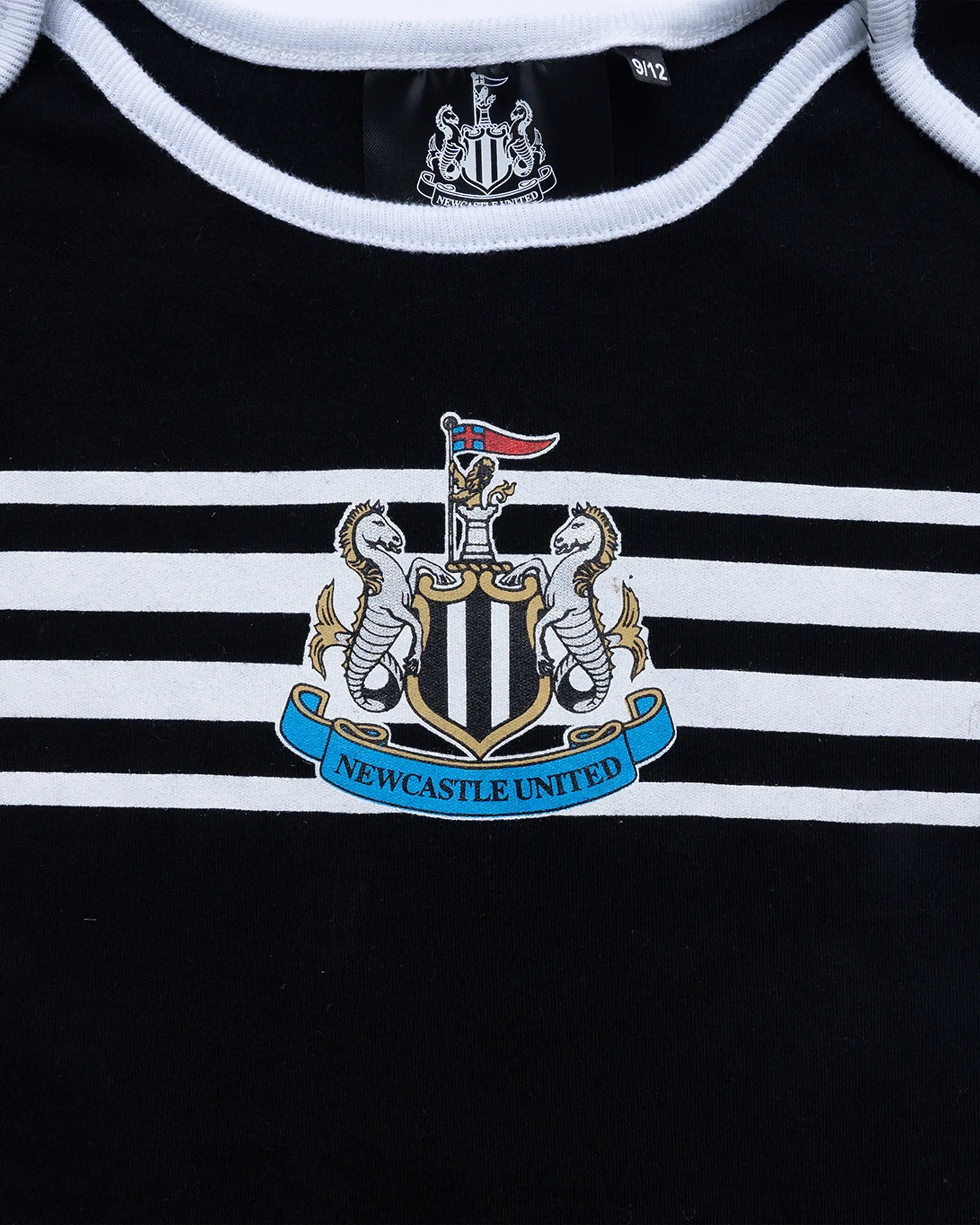 Newcastle United Bodysuit With Hat - Image 4