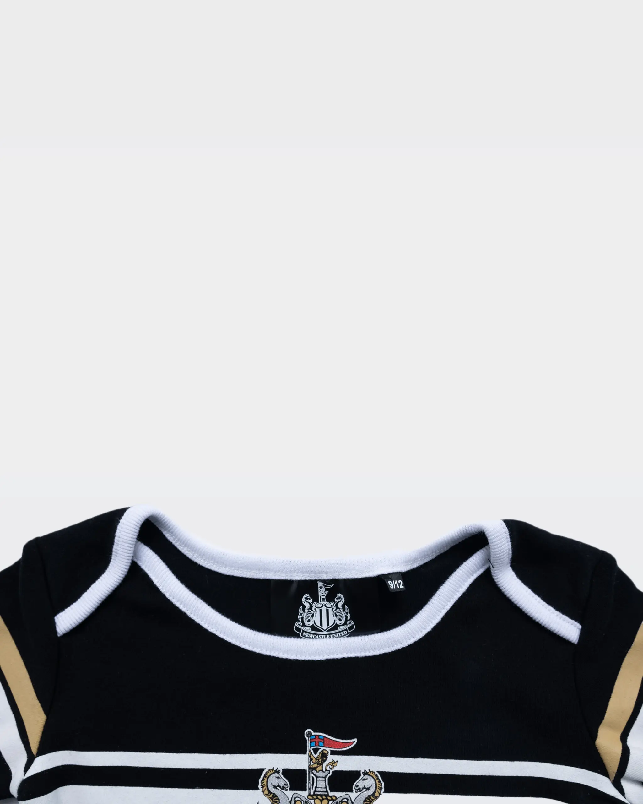 Newcastle United Bodysuit With Hat - Image 7
