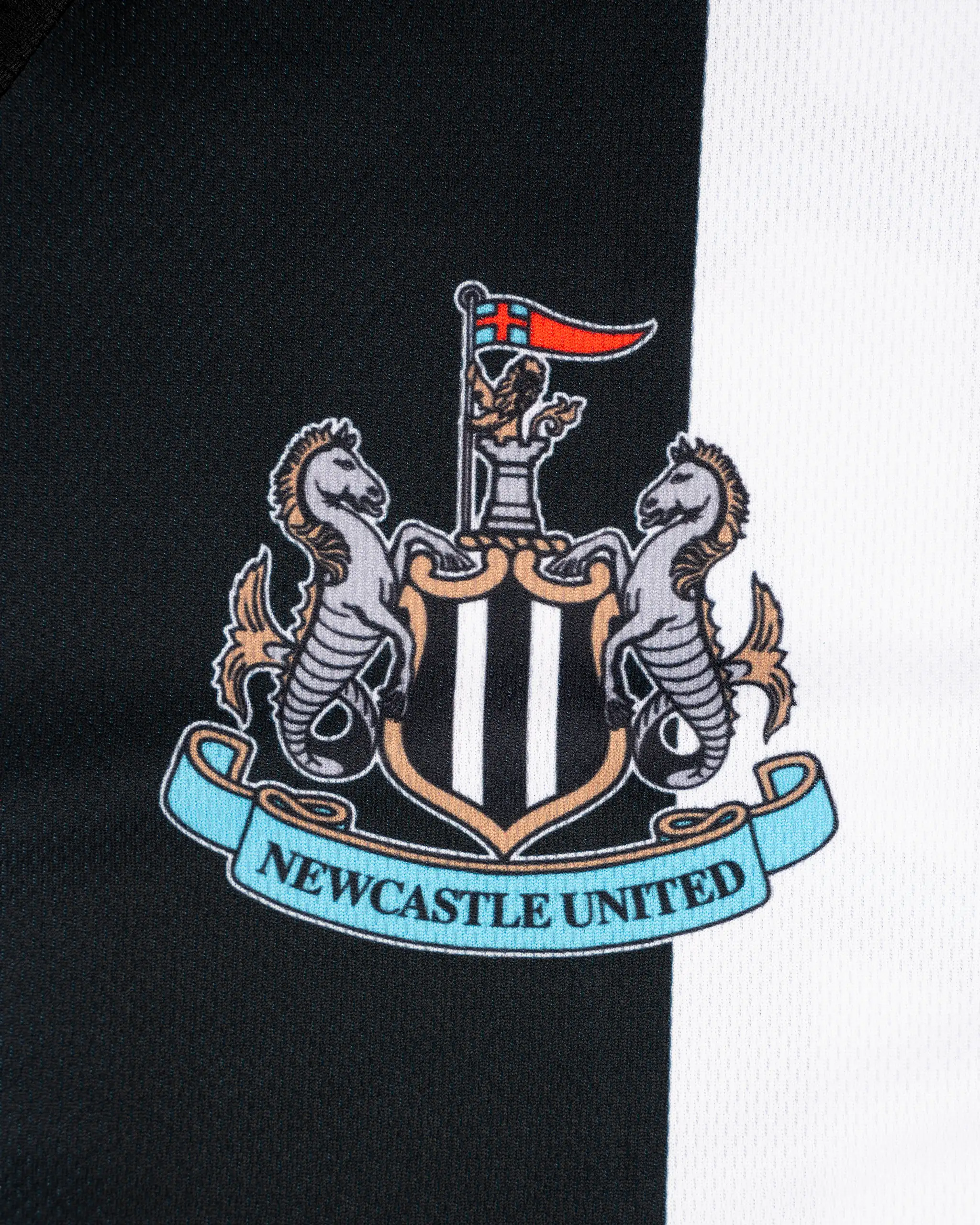 Newcastle United Darts Shirt - Image 3