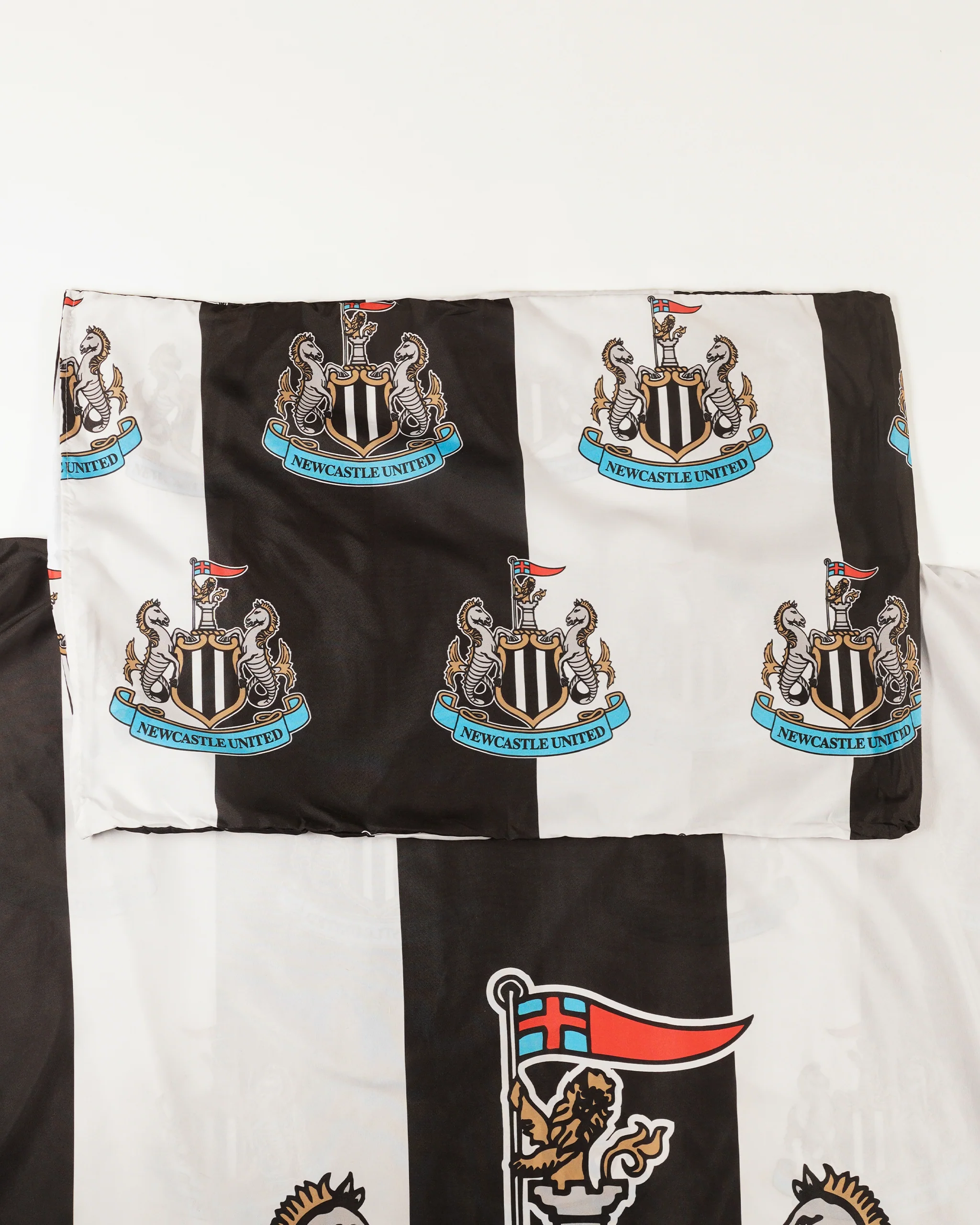 Newcastle United Single Duvet & Pillows Set - Image 3