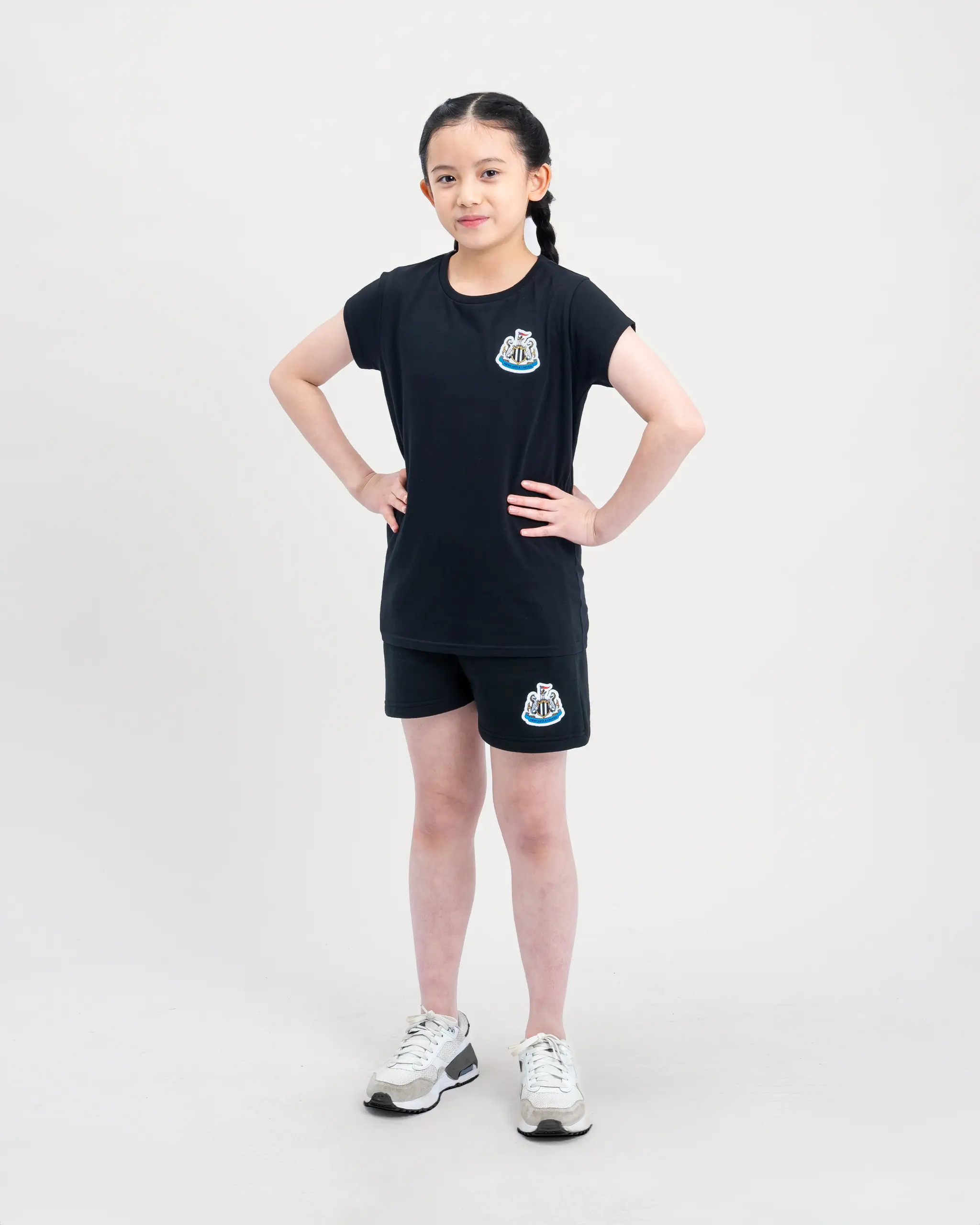 Newcastle United Girl's Black Terrace Crest T-Shirt - Image 4