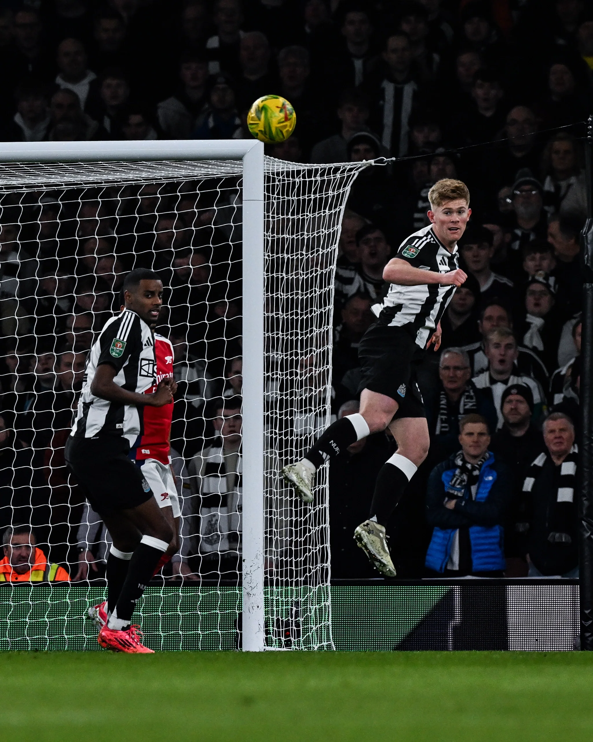 Newcastle United HALL 24/25 Match Worn Signed Home Shirt - Arsenal Carabao Cup Semi-Final (A) - Image 5