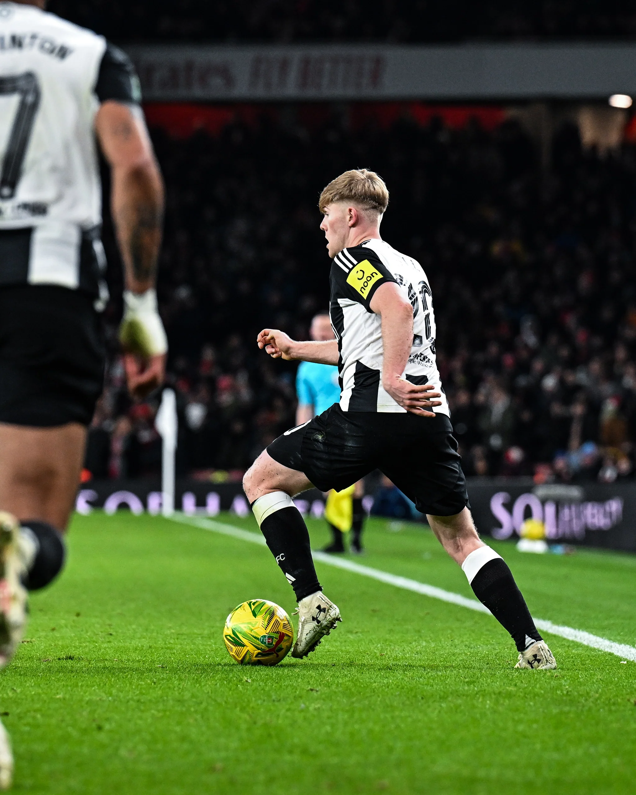 Newcastle United HALL 24/25 Match Worn Signed Home Shirt - Arsenal Carabao Cup Semi-Final (A) - Image 7