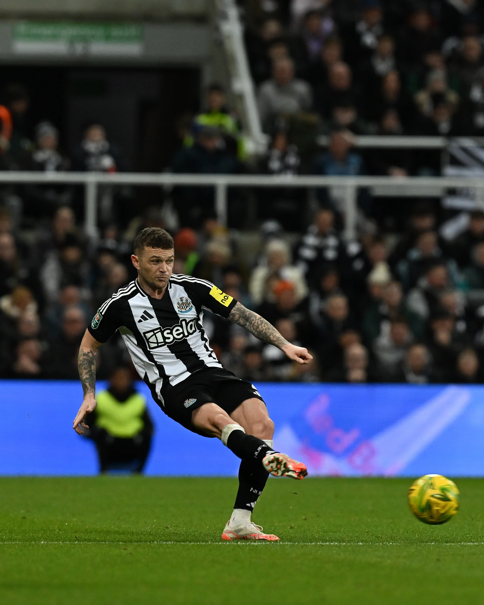 Newcastle United TRIPPIER 24/25 Match Worn Signed Shirt - Arsenal Carabao Cup Semi-Final (H) - Image 7
